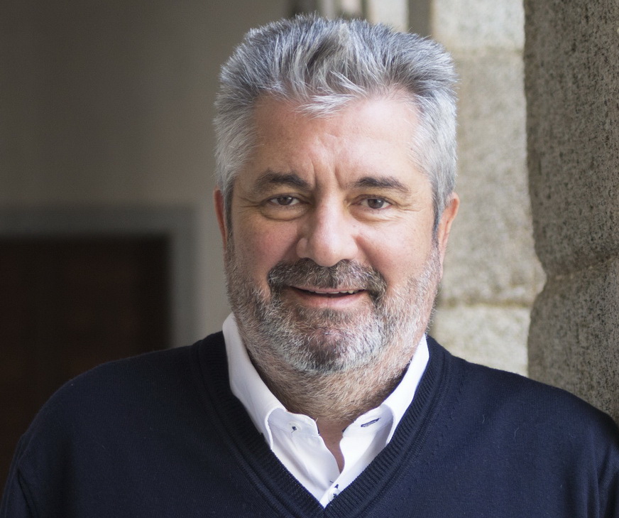 Dr. D. GONZALO PÉREZ SUÁREZ